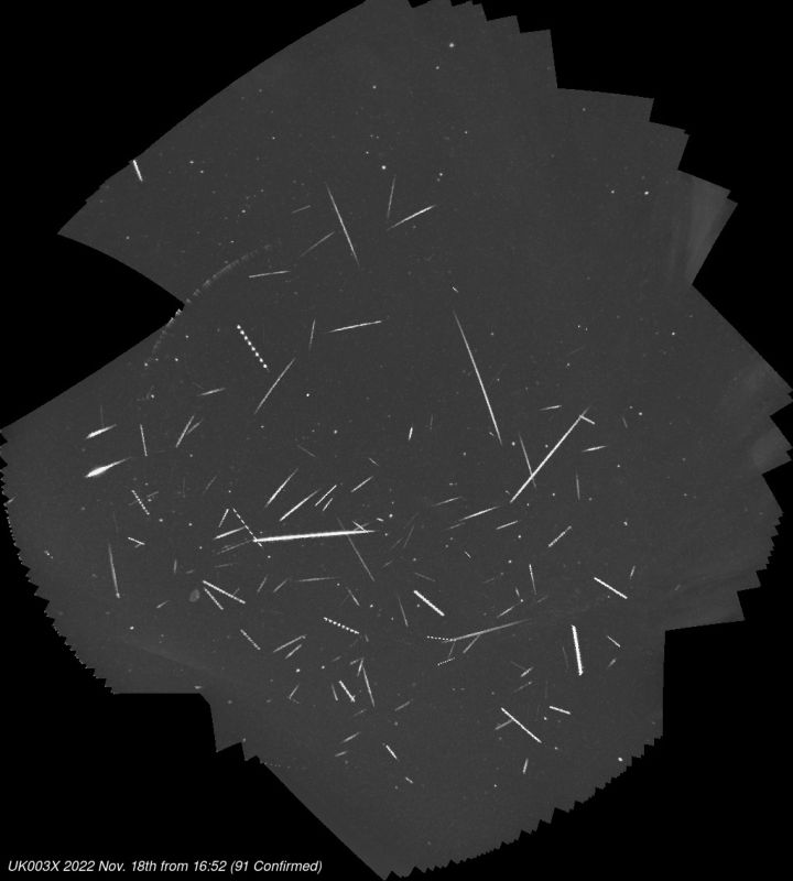 A night of Leonids and other meteors
Meteors recorded by my GMN camera on the night of 18th-19th November 2022. Preliminary analysis identified 27 Leonids, 8 alpha Monocerotids, 6 Northern Taurids, 6 November theta Aurigids, 3 November Orionids, 2 Andromedids, 2 Omicron Eridanids and 33 sporadics. 
