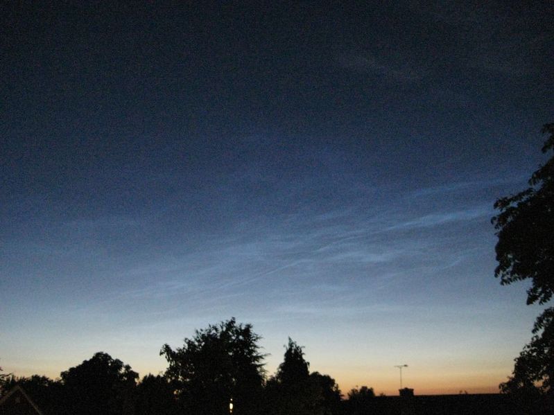 Noctilucent clouds, 2010 July 9th, 21:33 UTC
