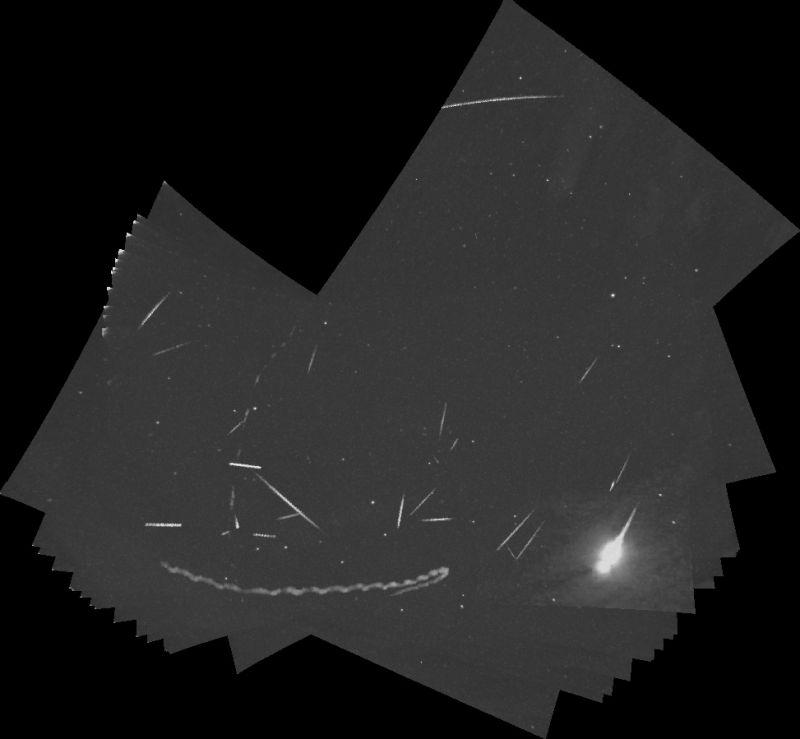 Northern Taurids and fireball 2021 11 11-12
Meteors recorded by my GMN camera on the night of 11th-12th November 2021. It was a night with some moonlight and lots of fast-moving clouds, but the system still spotted 8 Northern Taurids (including one fireball), 2 Southern Taurids, 1 November Orionid, 1 Omicron Eridanid and 11 sporadics.
