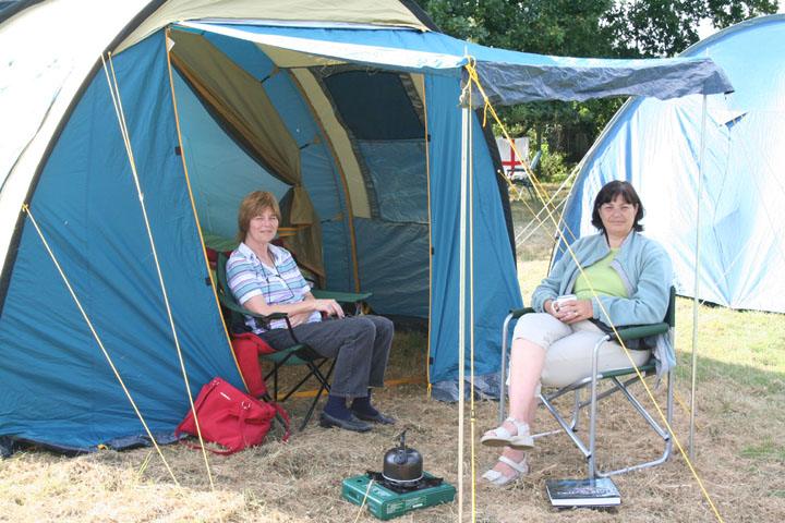 Delphine & Carole
Delphine & Carole relaxing!
Link-words: Camp