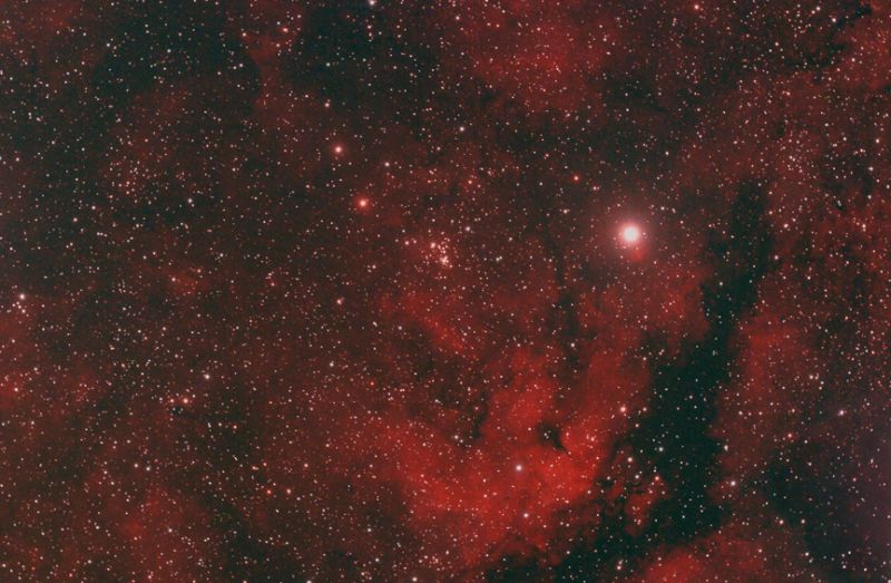 IC1318 Butterfly Nebula in Cygnus
High emission nebula, 4,000 ly away. Bisected by dark nebula IC1318b.
Nebula surrounds Sadr, which is a foreground star. Left of Sadr is open cluster NGC6910
7x600 secs
Link-words: Nebula