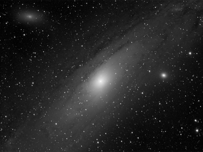 M31 Core region
M31 the Andromeda galaxy

10 x 60s unbinned through Astronomik Type 2 Luminance filter before collimation.
Link-words: Messier Galaxy