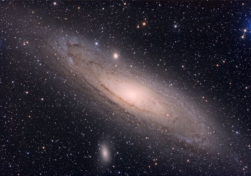 M31 - The Andromeda Galaxy
A less blue version.
55 x 5 minutes
