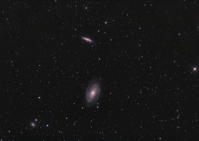 M81 and M82 Galaxies
First light from High Halden
18 x 5min ISO 800
6 x 5min ISO 100



