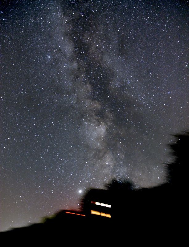 Milky Way in France
4 x 5min exposures on an EQ6 mount
