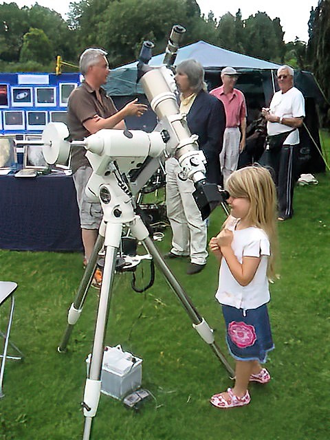 High Elms open day 2010
Open day with various stalls High elms 2010
Not sure if this was a solar scope the child was looking through.
Chris, Ken and Doug on hand.  
Link-words: HighElms2010