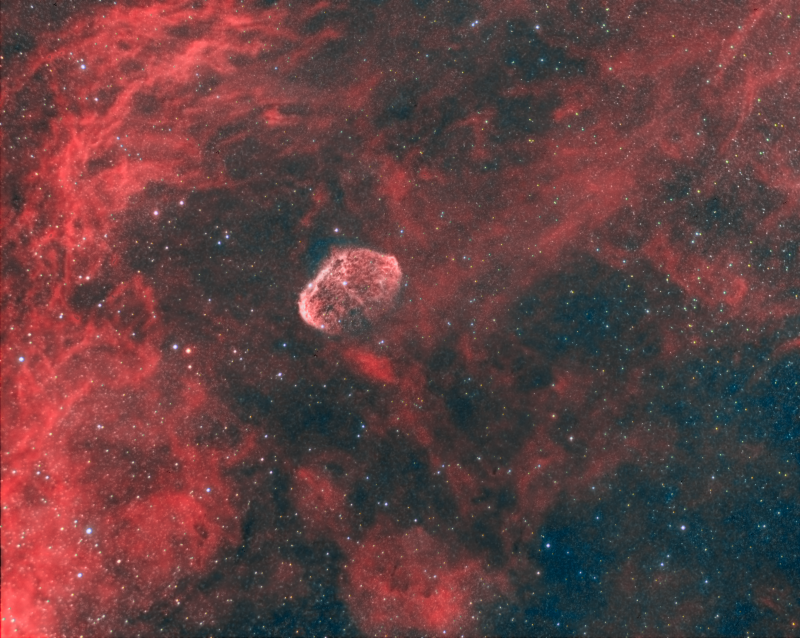 Crescent nebula NHC6888
Widefield image taken in November 2018 but at the time I cropped for a closer view. 
Now the full frame:
Ha 12 x 600, Oiii 7 x 300 binned
RGB stars R x 3, B x 4, G x 4 (all 150secs binned)
Atik460EX & WOZS71 + FR x 0.8 HEQ5
Link-words: CarolePope