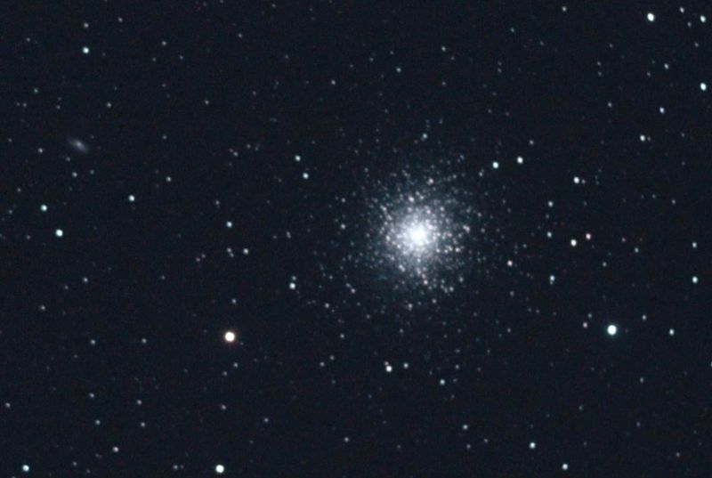 M13 + NGC 6207
1 hour 9 mins (13 x 3 mins + 6 x 5 mins + D,F,B)
800 ISO
Link-words: CarolePope