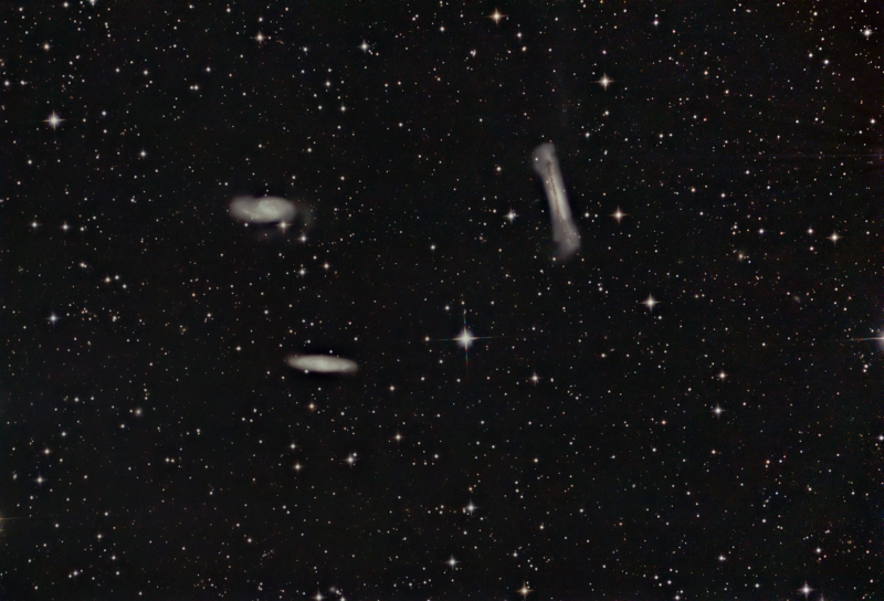 The Leo Triplet 2019-02-26 -> 2019-03-07
An final run at getting shot of the blobs of colour. Success!
Stacked in PI using the BatchPreprocessingFD script with FlatDarks not BIAS calibration.
Link-words: Duncan