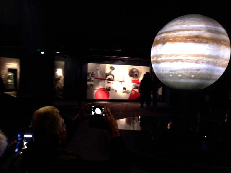 Planetary Observing
One of our members observing Jupiter during a visit to the Science Museum (May 2019)
Link-words: ScienceMuseum2019