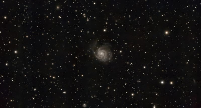 Pinwheel Galaxy 
M101 and the dwarf galaxy NGC 5474 - 527 stacks 15sec 60gain
Link-words: M101 Pinwheel Galaxy dwarf galaxy NGC 5474
