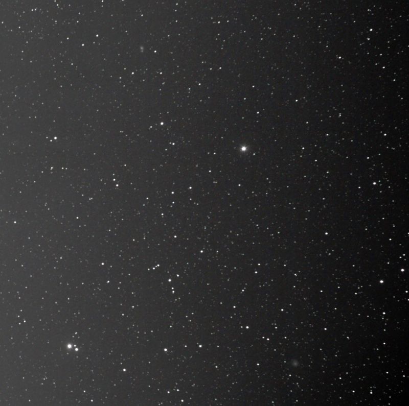 HEQ5 test - Ursa Major starfield with M101 and M51 just visible
Not terribly interesting, other than DSO visible and proved HEQ5 and DSLR working automated with RPi controller running stellarmate.
Canon 600D (unmodded), 50mm f1.8, Skyglow filter, on HEQ5 mount. 75x60s subs, 20xdarks, 20xflats. 2x2 bin
