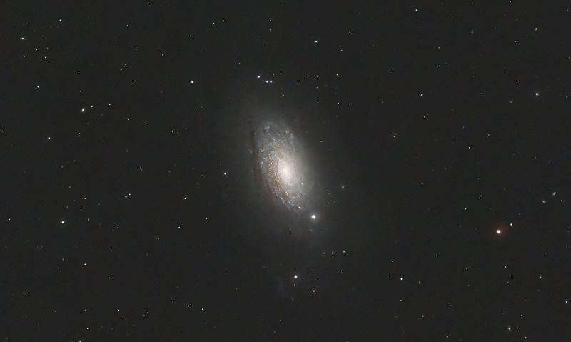 M63 Sunflower Galaxy
60 x 180s subframe 30x Dark Flat and Flats + Master Dark
Link-words: Galaxy