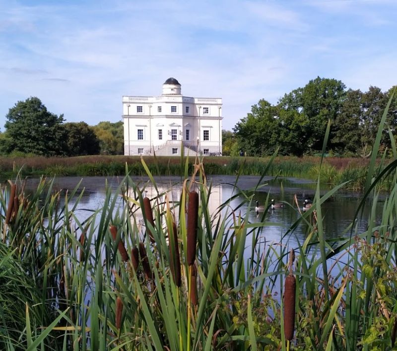 Kings Observatory building 2024
Image of the Kings Observatory building with observatory cupola at top- also shown is the lake and grounds in front
Link-words: Kings Observatory 2024