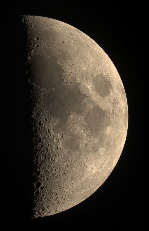 Hi-res Moon 11 May 2008
The moon in fairly high resolution (1566x2424 pixels)
Link-words: Moon