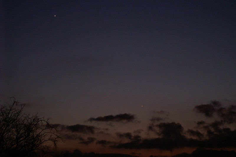 Mercury and Venus together in the evening sky Feb 2007
Taken out of a third floor window using a handheld DSLR.
Image Date 2007:02:02 17:42:25
Shooting Data 1/6 s at F 4.50 with ISO 800
Lens 20.00 mm - 35mm equiv: 180 mm
Camera KONICA MINOLTA - DYNAX 7D
White Balance Auto

Link-words: Venus Duncan