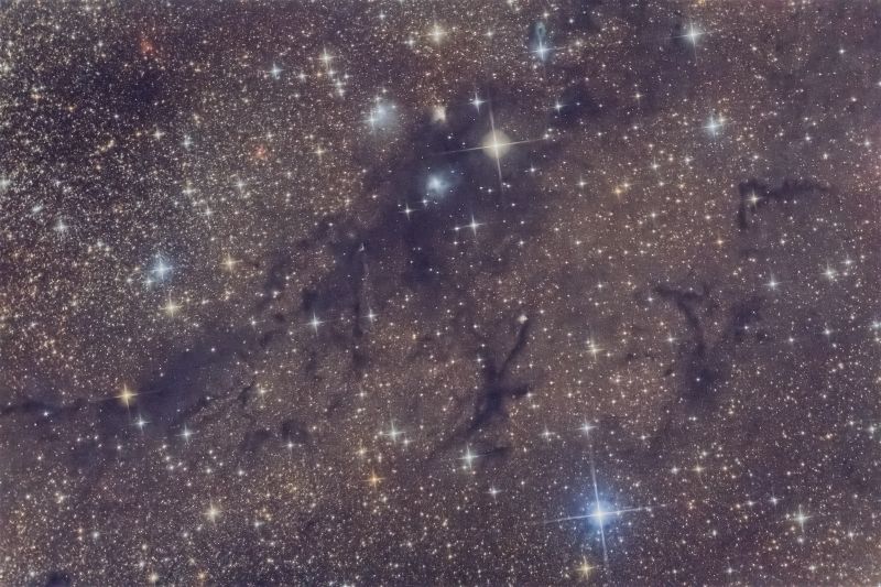 Lynds Dark Nebula LDN 984 in Cygnus
33x120s Gain 1601 Offset 30 Temp -5c 
