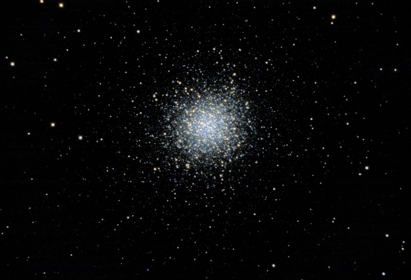 M13 using a Classical Cassegrain telescope
99x 10s, Gain 121, Offset 4, Temp -5C
Link-words: Messier